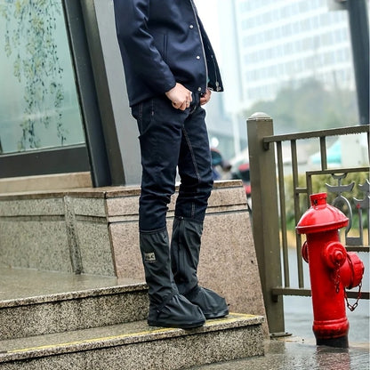 Homme avec surchaussures 